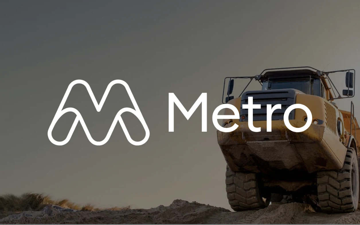 Commercial vehicle with the Metro Finance logo